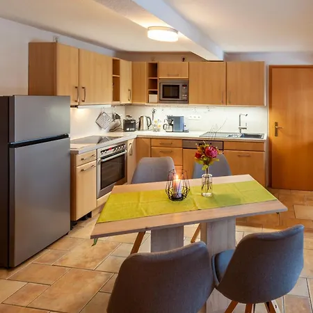 Gaestehaus Zur Quelle Appartement